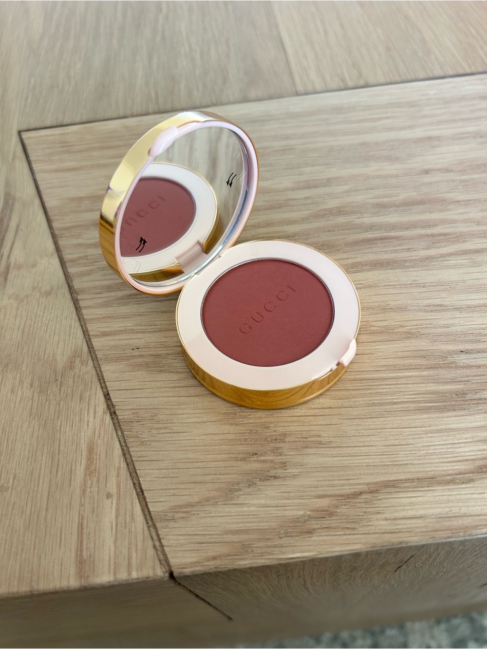New Gucci Luminous Matte Powder Blush 06 Warm Berry - Picture 3 of 4